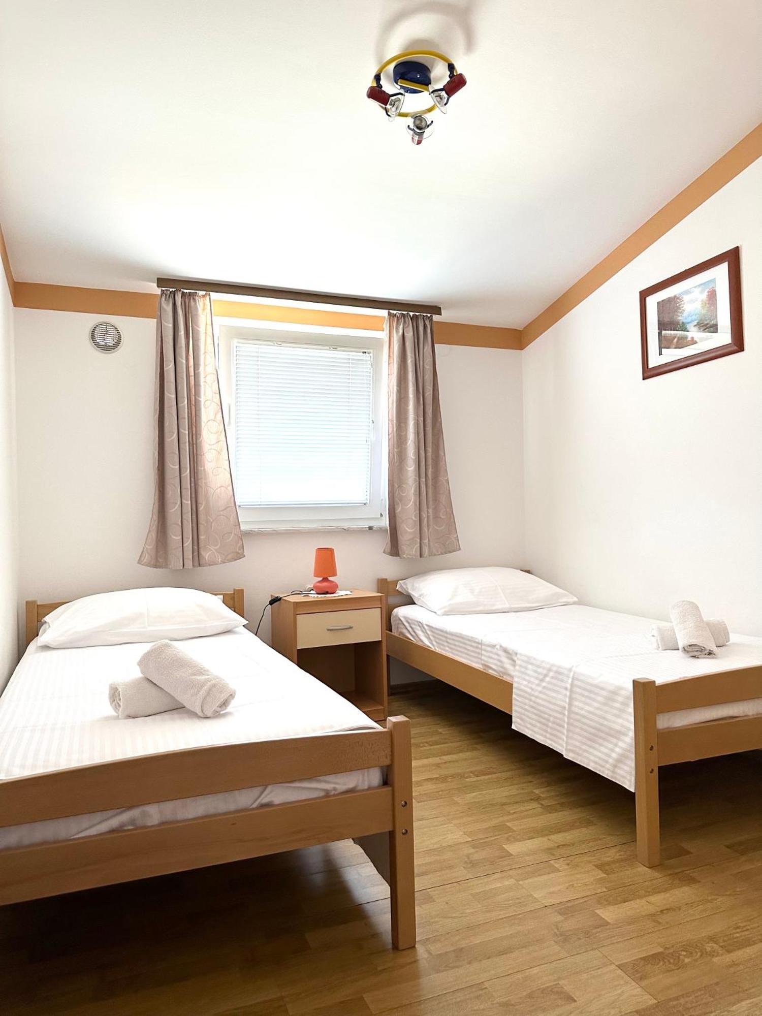 Apartmani Bermanec Vir Exteriör bild